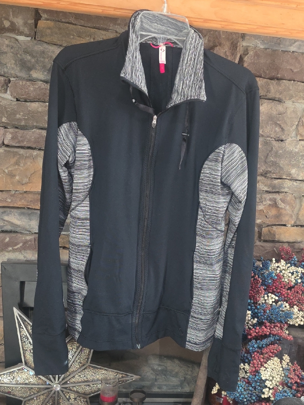 Moving Comfort Fitted Zip Sz XL
